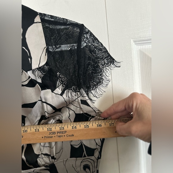 ❤️ 3/$15❤️ Bebe Silk dress - Picture 9 of 13